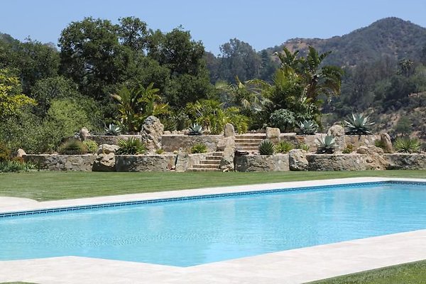 UNIVERSAL-A439-LA-76