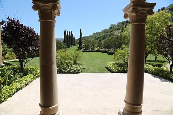 UNIVERSAL-A439-LA-86