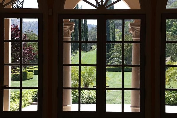 UNIVERSAL-A439-LA-81