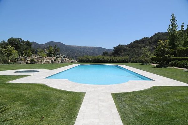 UNIVERSAL-A439-LA-77