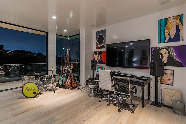 UNIVERSAL-A049-LA-100