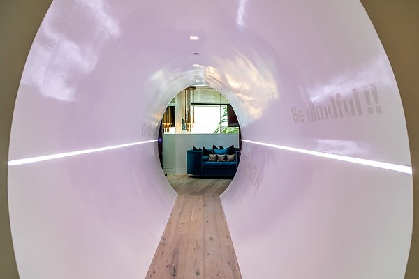 UNIVERSAL-A049-LA-70