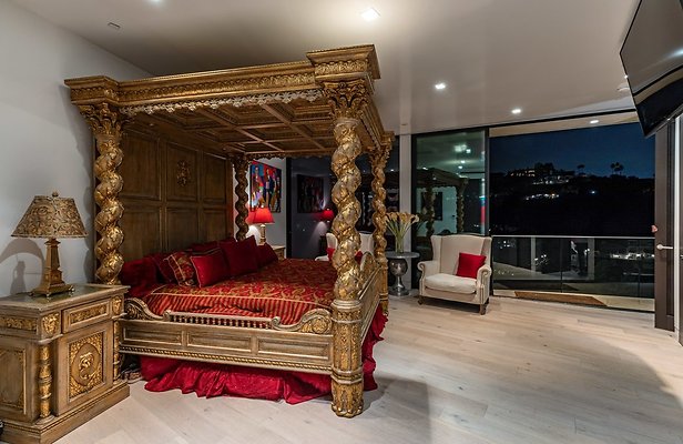 UNIVERSAL-A049-LA-102