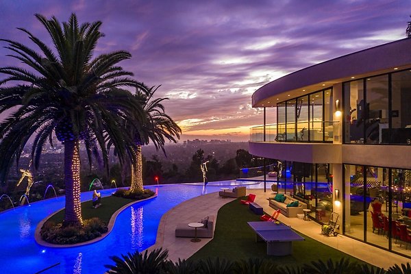 UNIVERSAL-A049-LA-132 UNIVERSAL-A049-LA-132