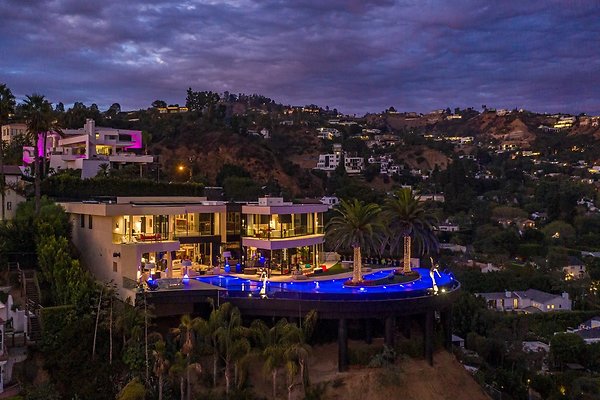 UNIVERSAL-A049-LA-131 UNIVERSAL-A049-LA-131