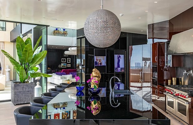 UNIVERSAL-A049-LA-62