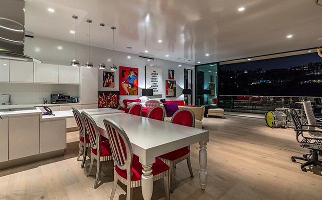 UNIVERSAL-A049-LA-95