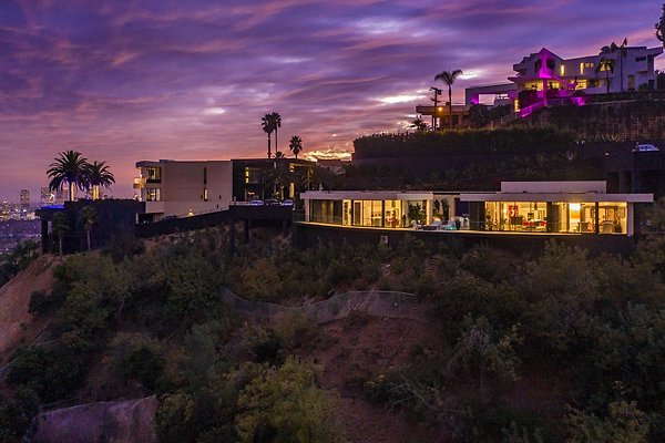 UNIVERSAL-A049-LA-125 UNIVERSAL-A049-LA-125