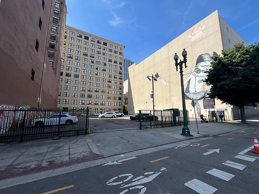 433 S Main