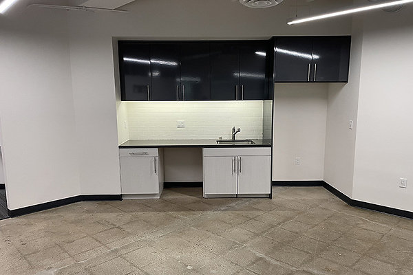 818W7th740ste0005-1-1