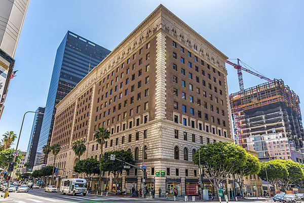 818W7thFeature