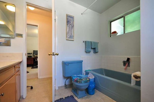 8891 bath 5