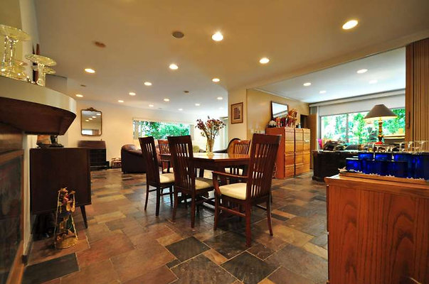8891 dining 2