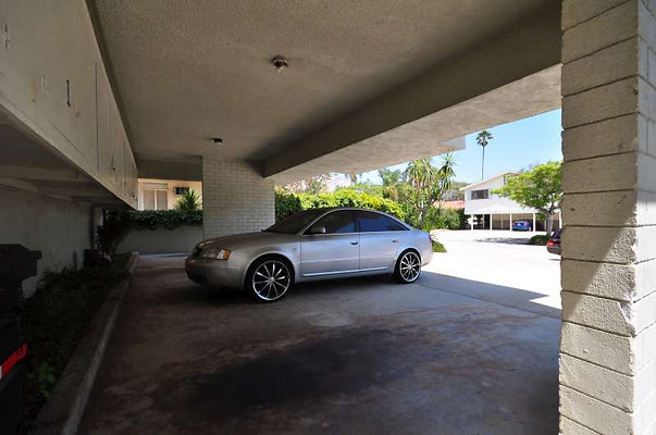 8891 garage 1