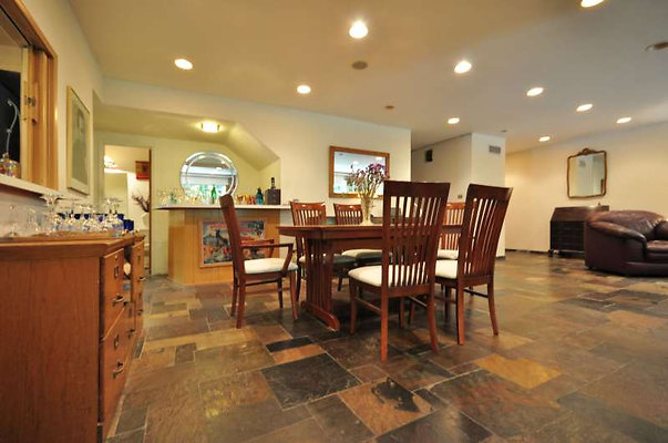 8891 dining 1