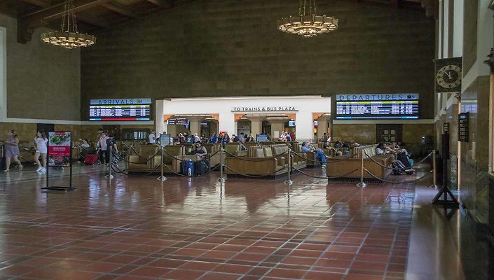 Union-Station-Waiting-Areas-047