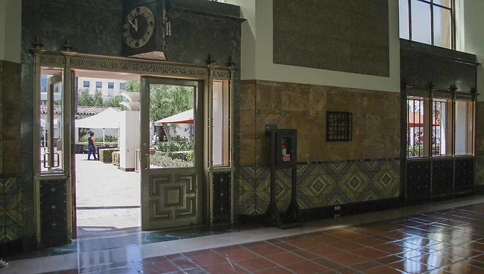 Union-Station-Waiting-Areas-042