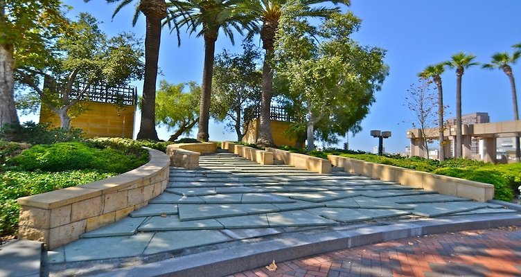 Bus-Plaza-Upper-Plaza02