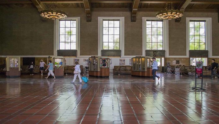 Union-Station-Waiting-Areas-043