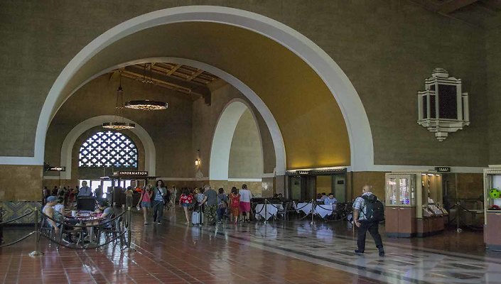 Union-Station-Waiting-Areas-038