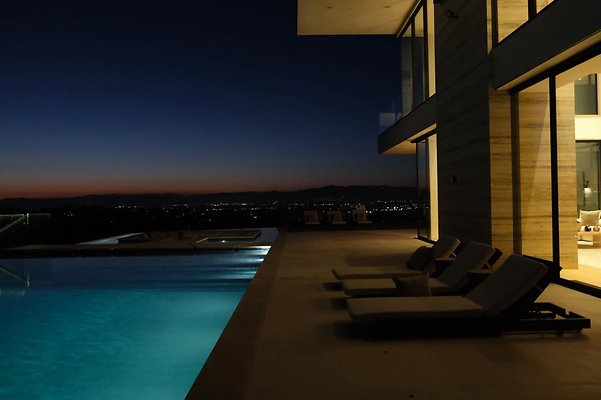 NIGHT STUDY Treyz House