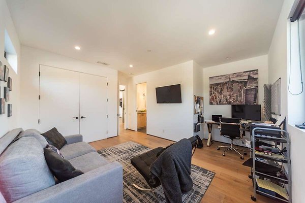 13972 den 1 13972 den 1