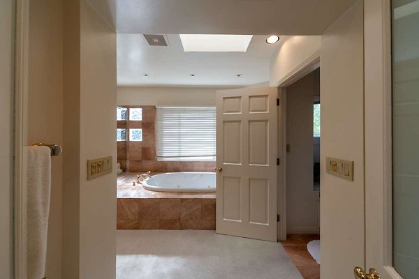 13987 bath 4