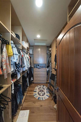 11545 closet 2