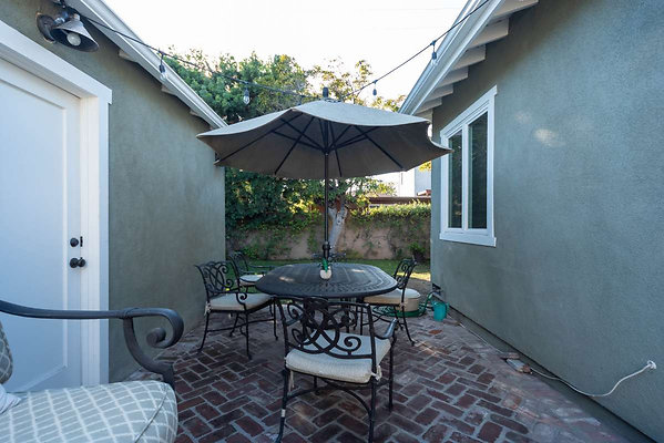 13103 patio 6