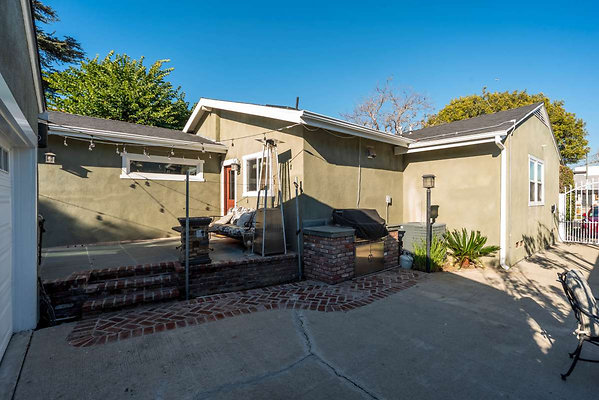 13103 patio 7
