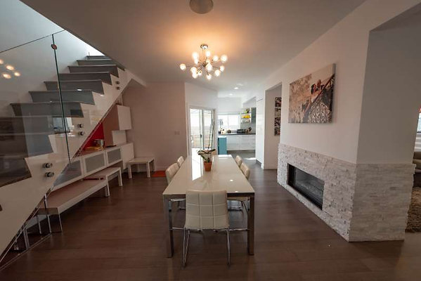 11414 dining 7