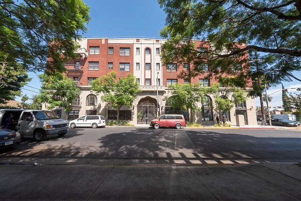 z CAST LosAngeles 11705