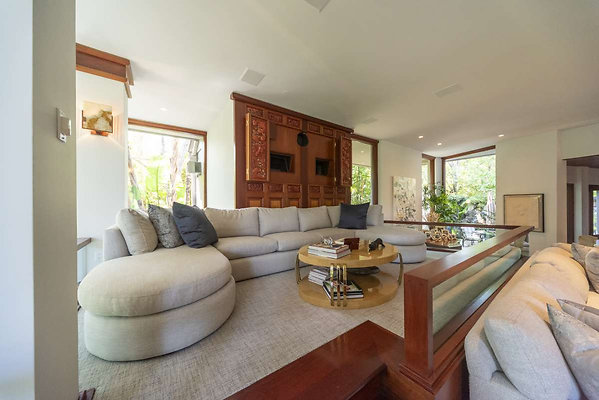 13769 living 8 13769 living 8