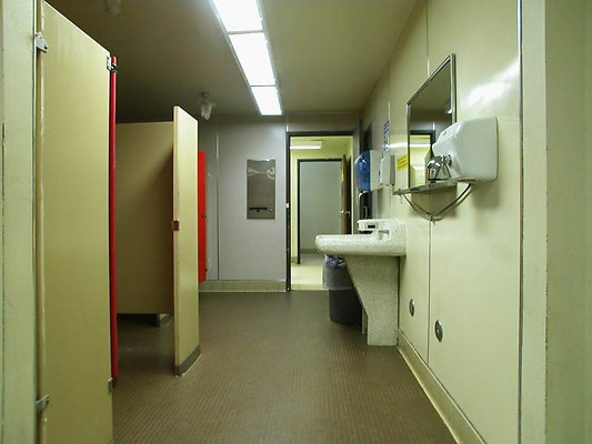 8525 bath 1