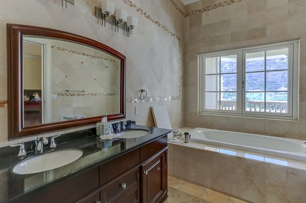 UNIVERSAL-A694-CHW-99