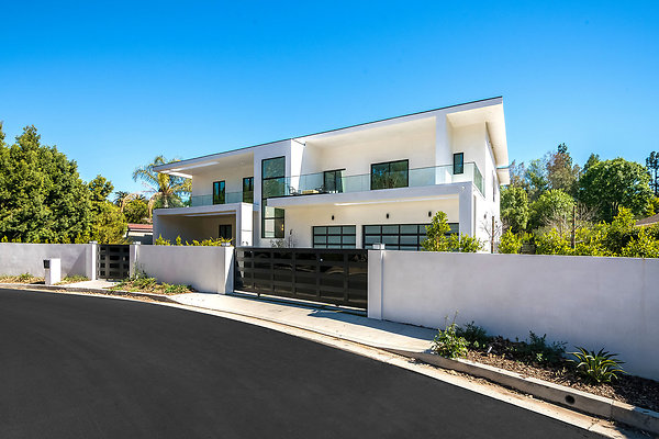 5STAR  4930 Palomar Dr, Tarzana, CA 91356