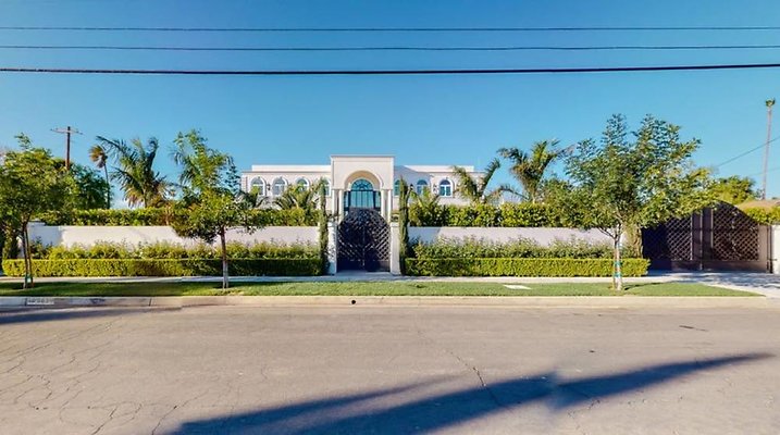 Five Star 16805 Rayen St Northridge