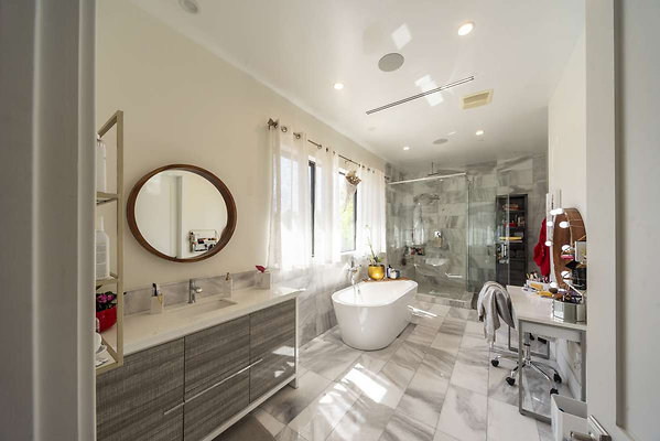 13646 bath 1