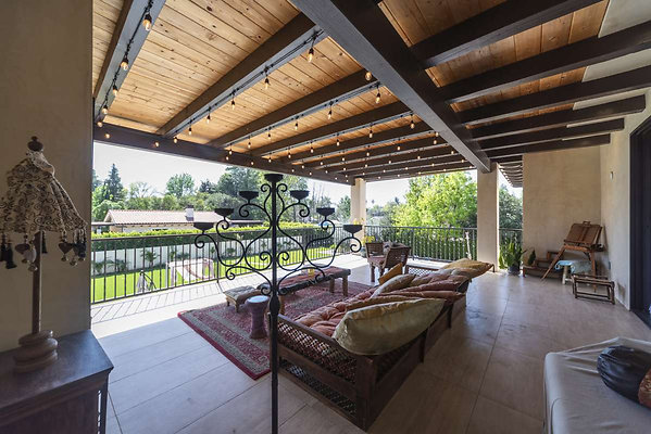 13646 balcony 7