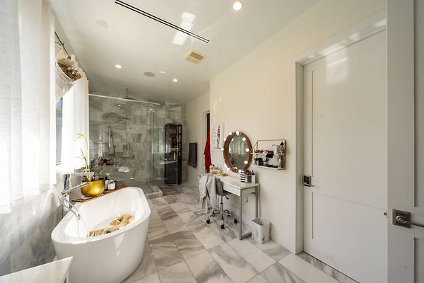 13646 bath 3