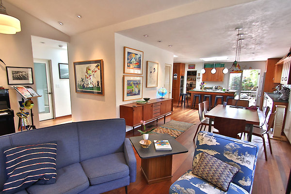 UNIVERSAL-CW045-VEN-13