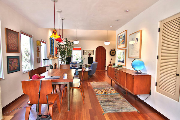 UNIVERSAL-CW045-VEN-18