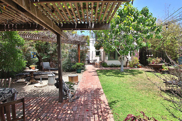 UNIVERSAL-CW045-VEN-77