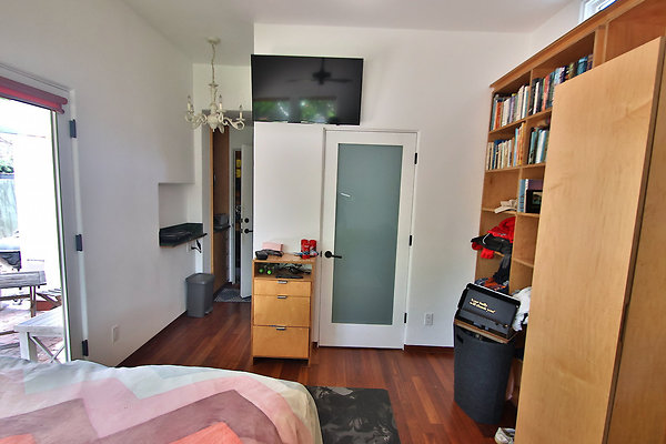 UNIVERSAL-CW045-VEN-67