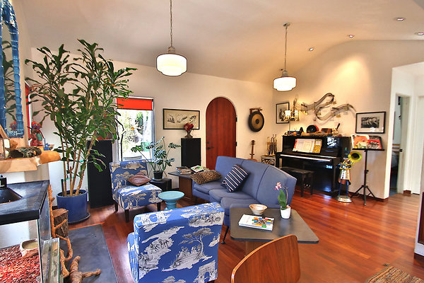 UNIVERSAL-CW045-VEN-11