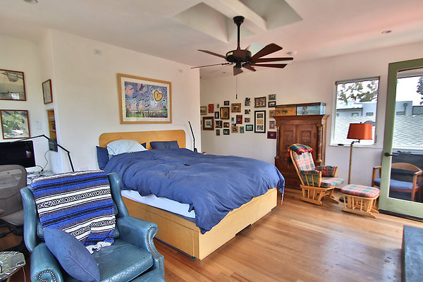 UNIVERSAL-CW045-VEN-47