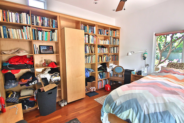 UNIVERSAL-CW045-VEN-66