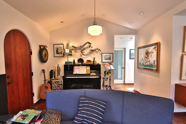 UNIVERSAL-CW045-VEN-12