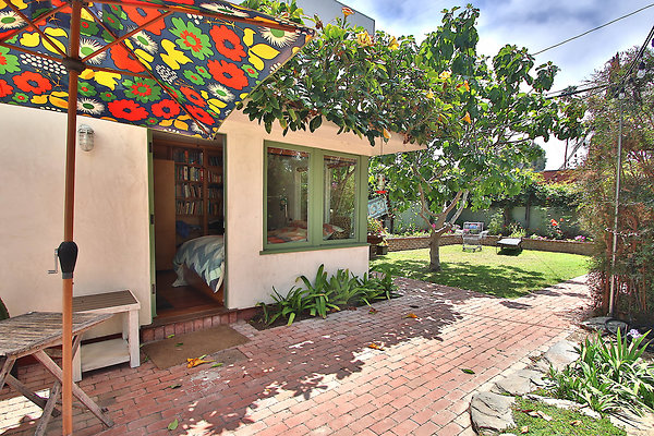 UNIVERSAL-CW045-VEN-62