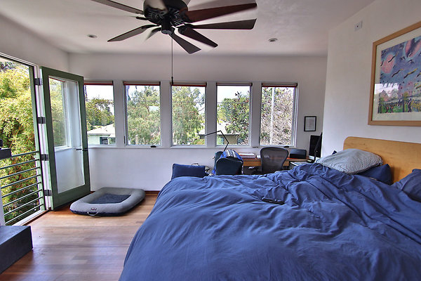 UNIVERSAL-CW045-VEN-49